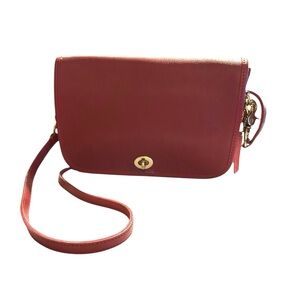 Vintage Coach Turn-Lock Classic Red Leather Pocket Purse Crossbody Bag